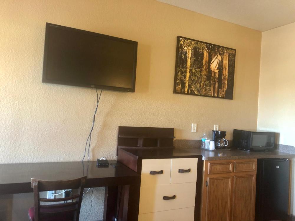 Deluxe Double or Twin Room interior